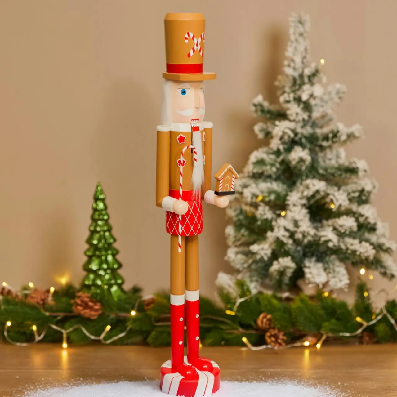 Personnage, Objet Grand Format|Père Noël, Animaux Et Personnage|JJA Casse-noisette en bois (H106 cm) Georges adore les sucres d'orges Marron