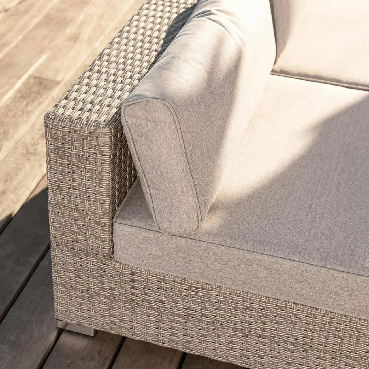 Canapé, Fauteuil Et Table Basse|MOBELLIA Chauffeuse de jardin en résine tressée 2 places Palma Gris et taupe Tressé Blanc - Taupe