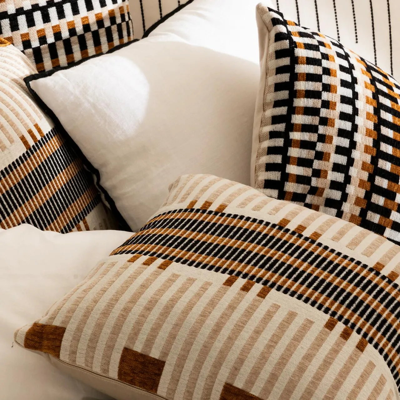 Coussin Et Housse|Atmosphera, cru017dateur d'intu017drieur Coussin carré brodé (40 x 40 cm) Jangwa Beige