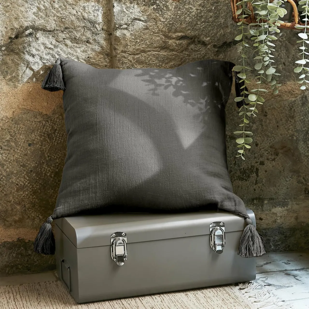 Coussin Et Housse|EMINZA Coussin carré gaze de coton (40 x 40 cm) Gaïa Gris granit Gris foncé