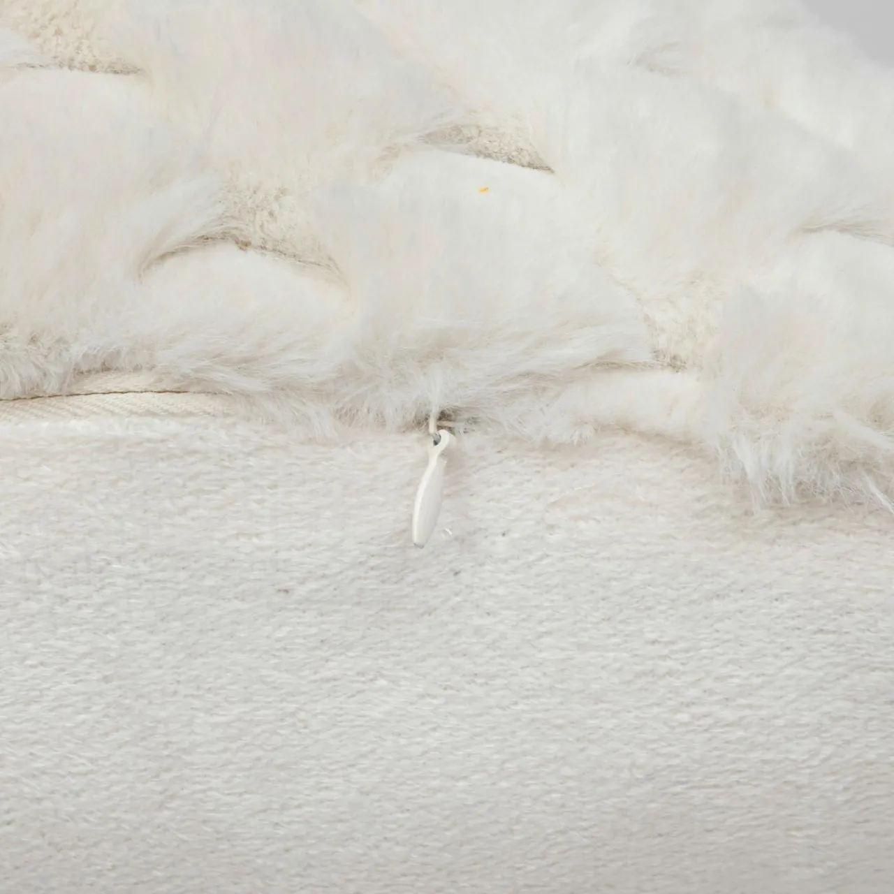 Coussin Et Housse|Atmosphera, cru017dateur d'intu017drieur Coussin rectangulaire fausse fourrure (38 x 58 cm) Adriel Beige