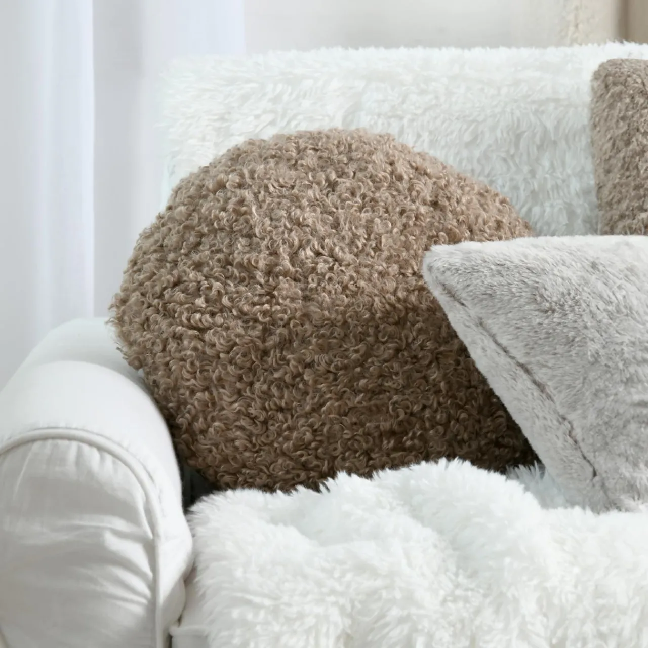 Coussin Et Housse|STOF Coussin rond bouclette (40 cm) Cosylife Taupe