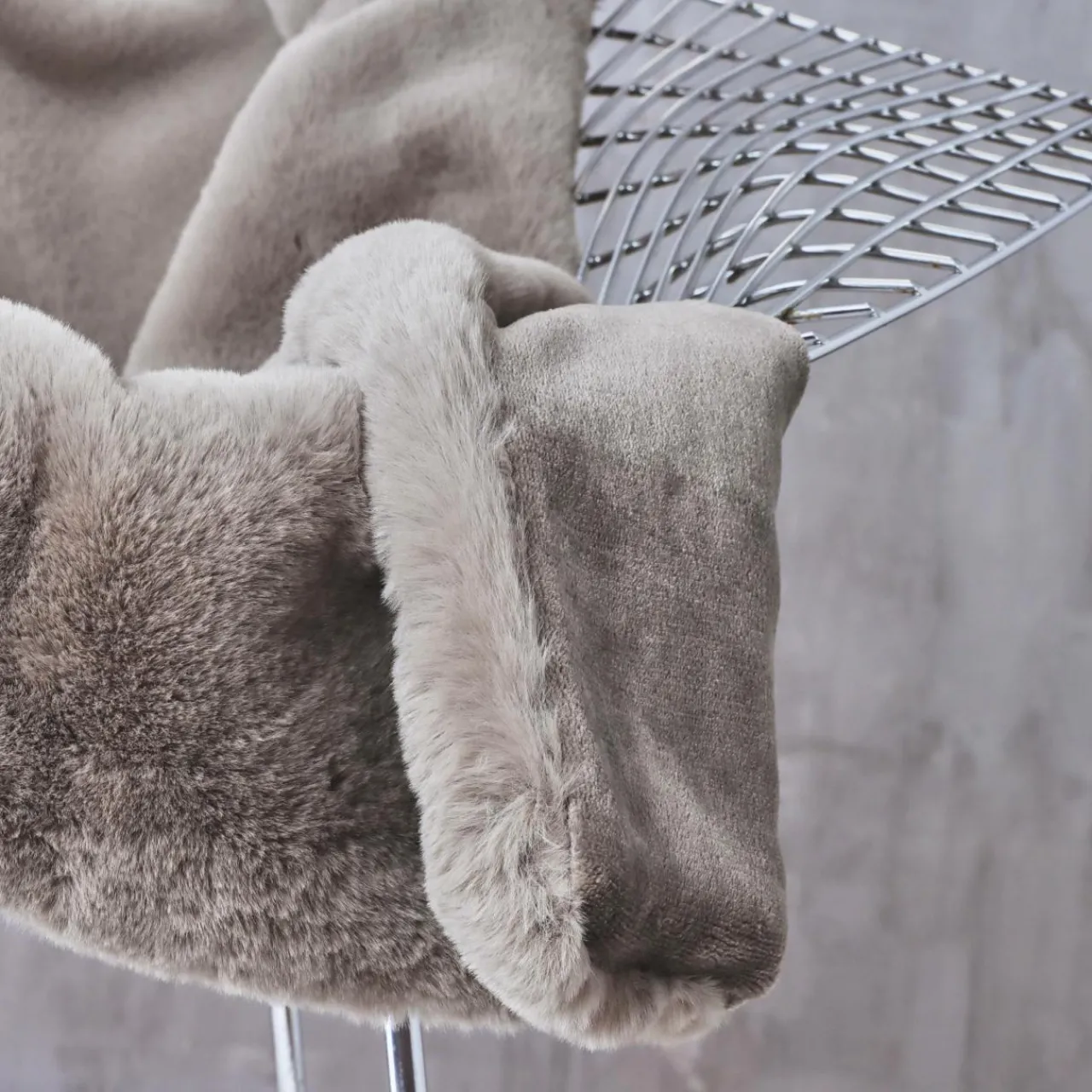 Couvre-Lit Et Édredon|EMINZA Edredon fausse fourrure (90 x 220 cm) Finn Taupe