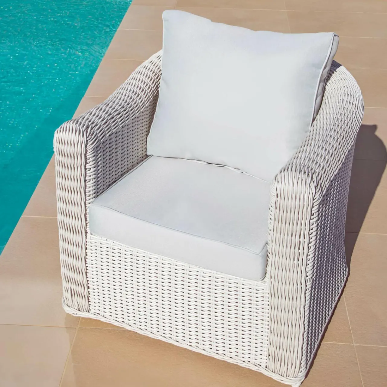 Fauteuil Détente|Canapé, Fauteuil Et Table Basse|MOBELLIA Fauteuil de jardin en résine tressée Calvi Blanc et gris clair Tressé Blanc - Gris clair