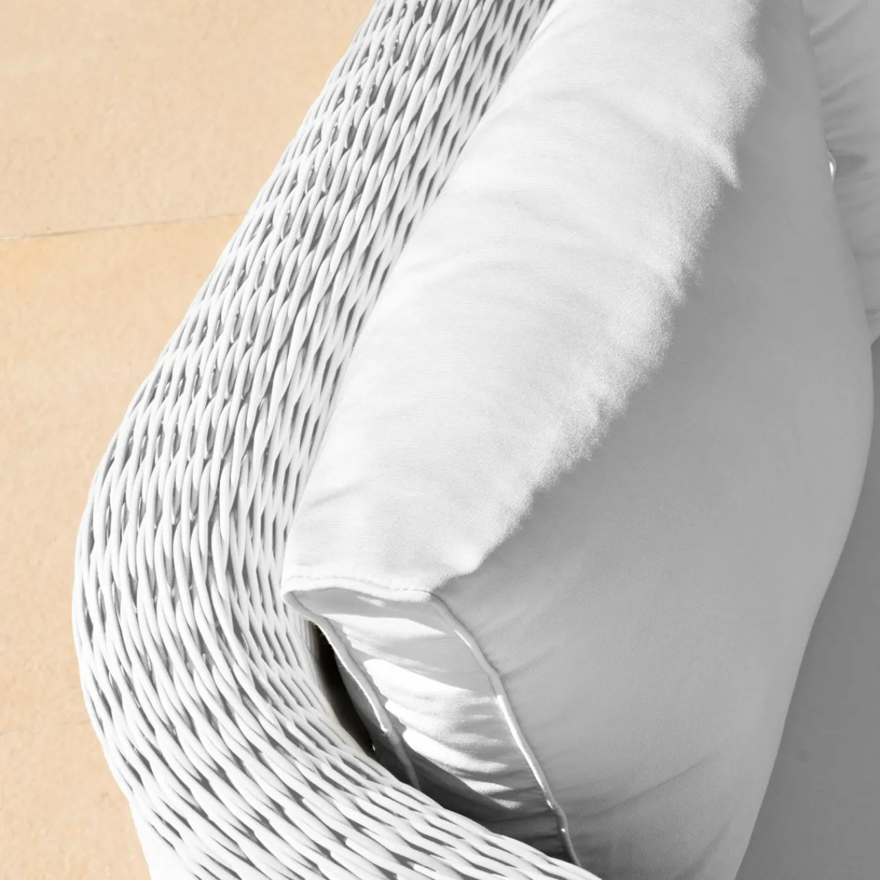 Fauteuil Détente|Canapé, Fauteuil Et Table Basse|MOBELLIA Fauteuil de jardin en résine tressée Calvi Blanc Tressé Blanc - Blanc