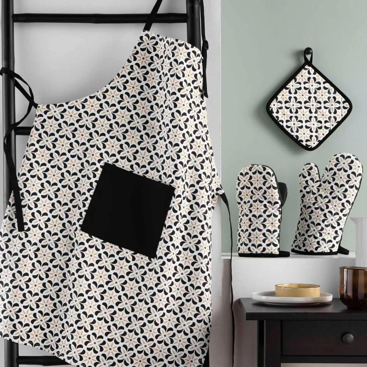 Accessoire Cuisine|douceur d'intu017drieur Gant de cuisine ambidextre en coton (30 x 18 cm) Solaris Noir