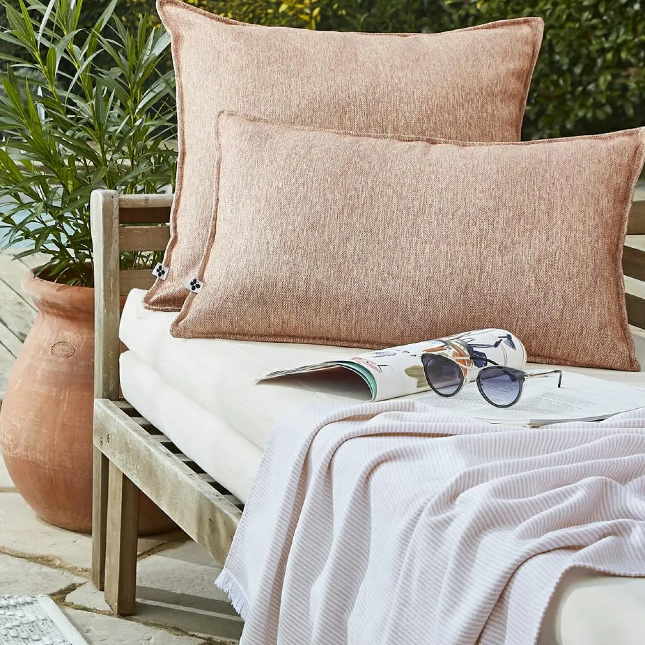 Accessoires Et Coussins|Coussin Déco D'Extérieur|L'effet papillon Housse de coussin extérieur carrée (45 x 45 cm) Naia Corail Orange