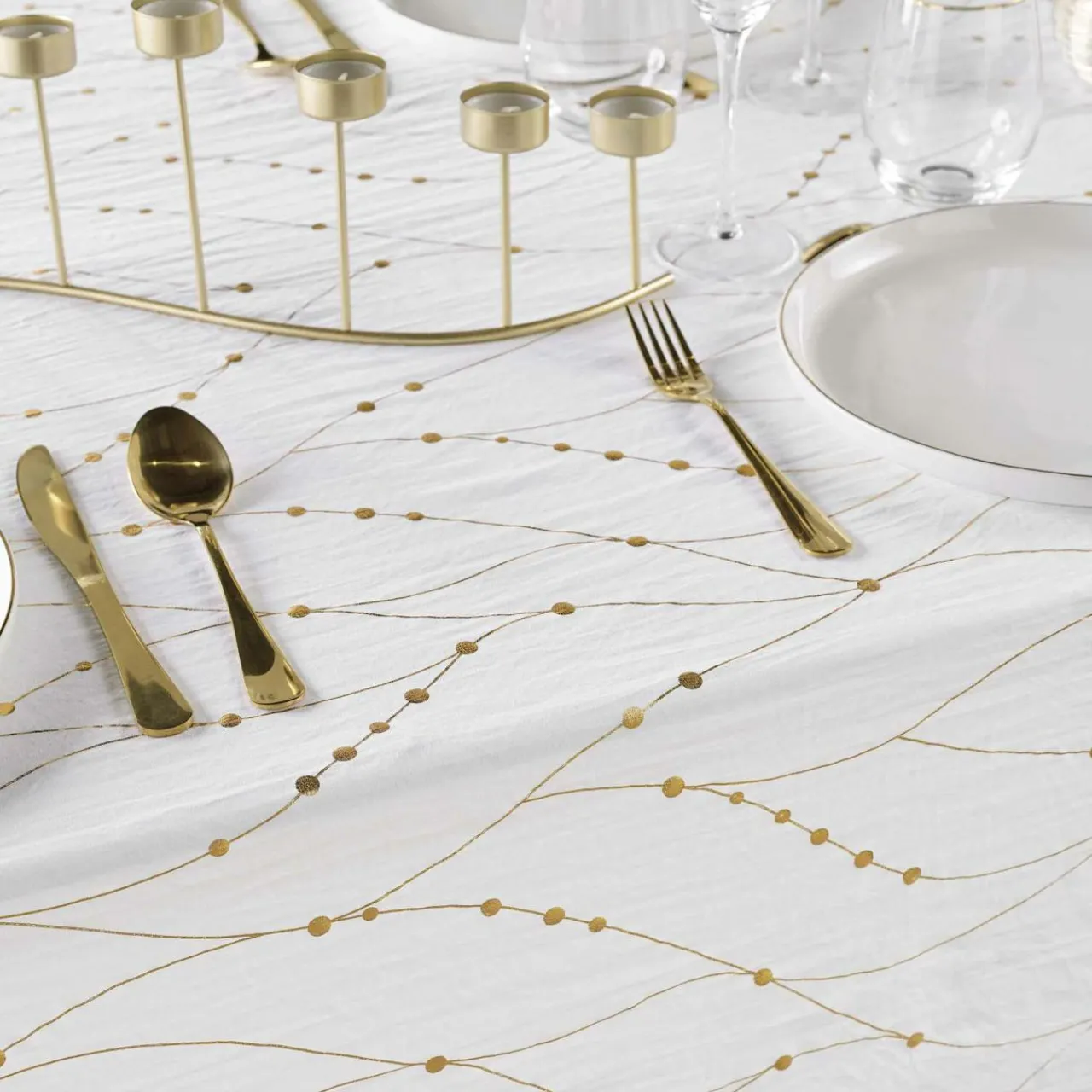 Nappe Et Chemin De Table|douceur d'intu017drieur Nappe de Noël rectangulaire anti tache (140 x 240 cm) Firmament et doré Blanc