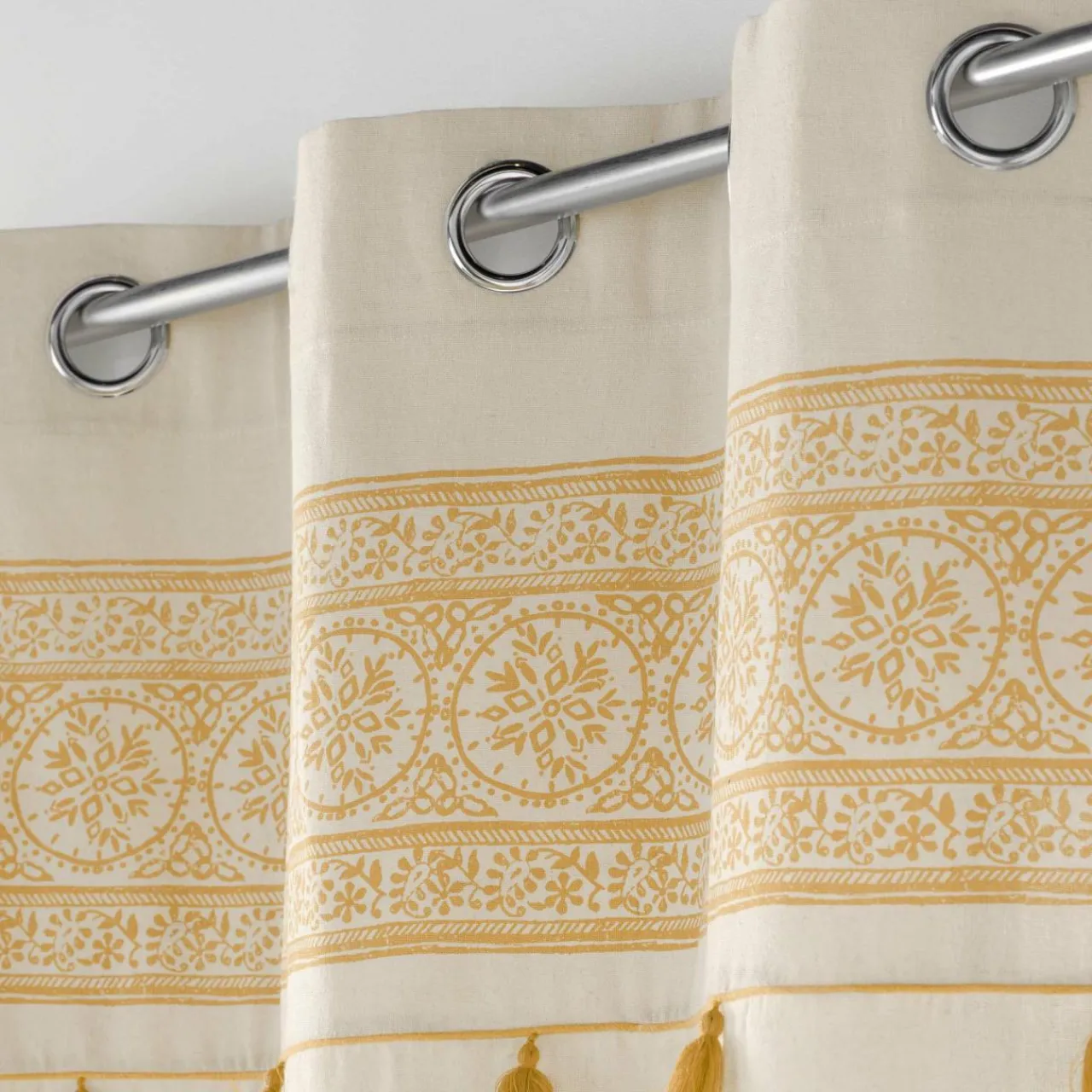Rideau|DOUCEUR D'INTERIEUR Rideau oeillets pompons (140 x 240 cm) Isalina Jaune