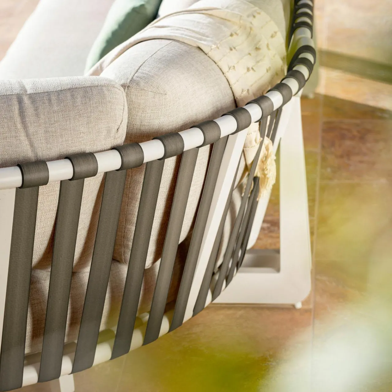 Salon De Jardin|MOBELLIA Salon de jardin en aluminium 7 places Long Beach Blanc