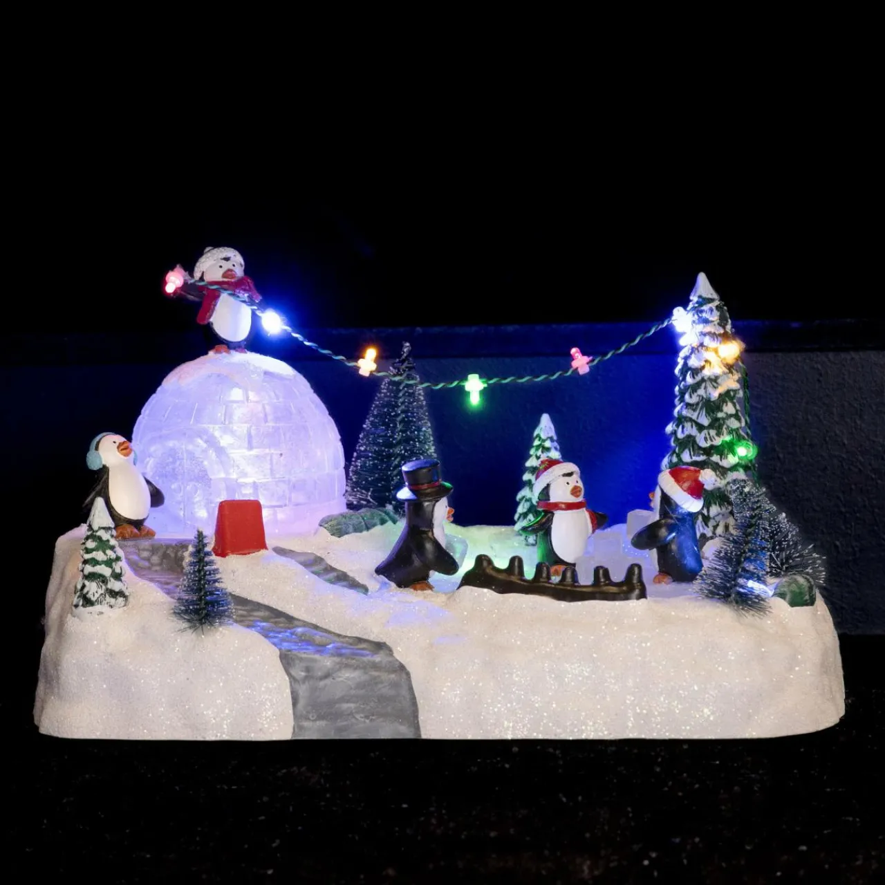 Village De Noël Lumineux|KAEMINGK Scène de vie illuminée à piles Aire de jeu des pingouins Multicolore