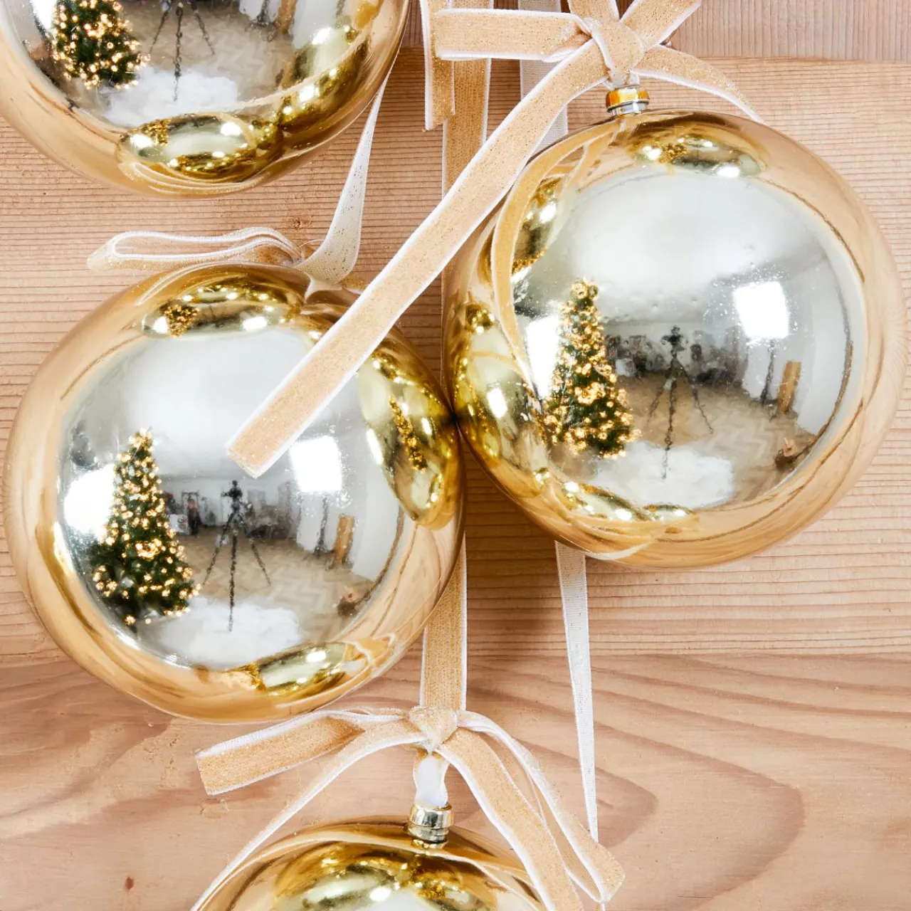 Déco Et Objet De Noël|JJA Suspension de Noël (H70 cm) Boules et nœud velours Dé Or