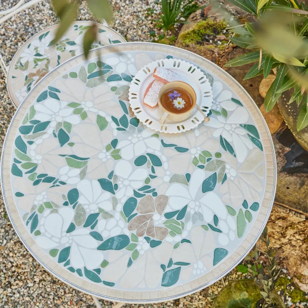 Table De Jardin|Salon De Balcon|#N/A Table bistrot ronde pliable en mosaïque (D58 cm) Genève Crème Beige