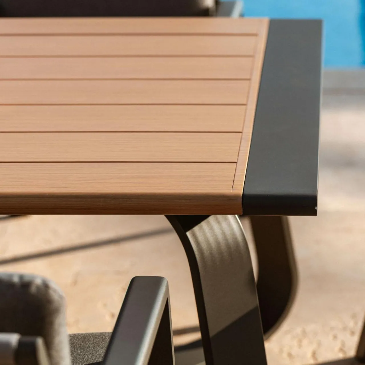 Table De Jardin|Salon De Jardin|MOBELLIA Table de jardin rectangulaire en aluminium 10 places (240 x 100 cm) Long Beach Gris Anthracite