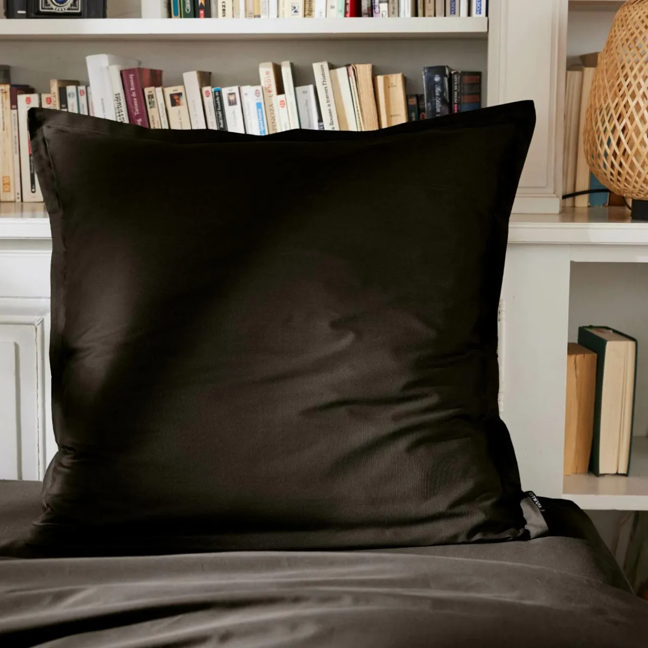 Taie D'Oreiller, Traversin|EMINZA Taie d'oreiller carrée percale de coton (65 x 65 cm) Cali e Noir