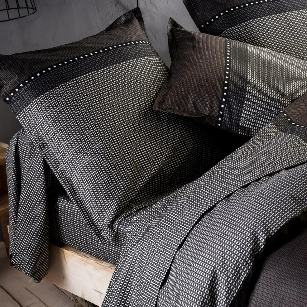 Taie D'Oreiller, Traversin|TRADI LINGE Taie d'oreiller carrée satin de coton (65 x 65 cm) Enzo e Noir