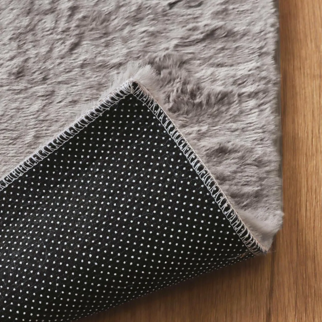 Tapis De Chambre/Salon|EMINZA Tapis rectangulaire fausse fourrure (140 x 200 cm) Finn Taupe